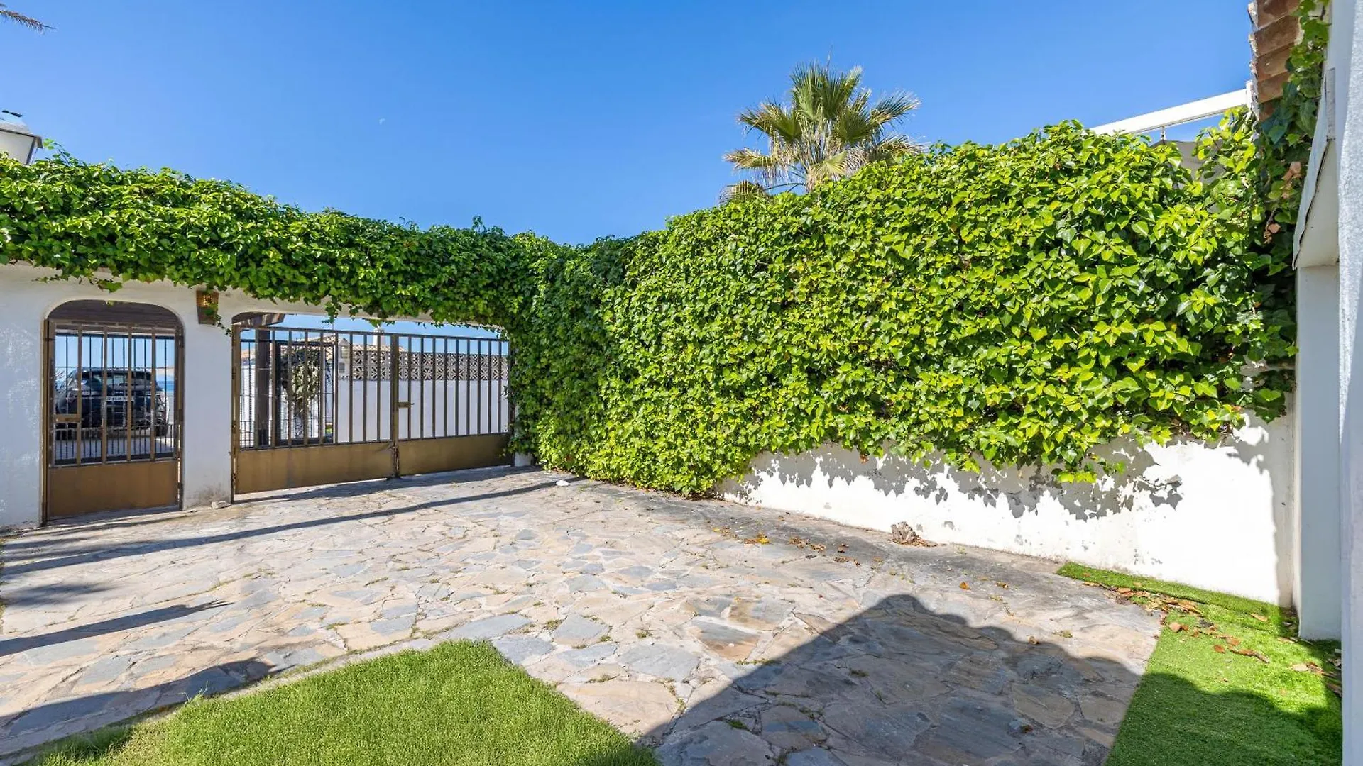 Holiday home Casa Majasol Marbella, 50 Mts De La Playa Villa